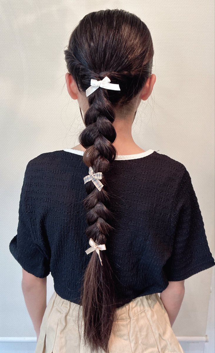 rea_model's tweet photo. おーはーよー♡
今日のリアルれあ😋❣️

#キッズファッション　#js
#小学生　#ヘアアレンジ https://t.co/nOIFtfQA2D