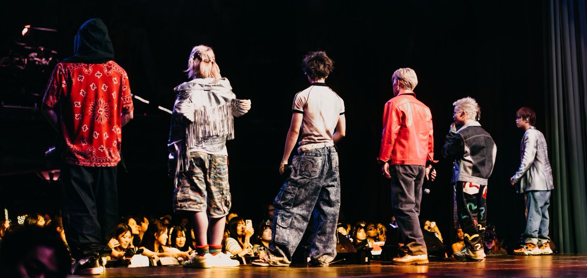 lexyyy_lens's tweet photo. Kid Phenomenon in LA performing at Friends From Elsewhere #KIDPHENOMENON #KPinLA 
@_KID_PHENOMENON https://t.co/V1ZtAuqBYT