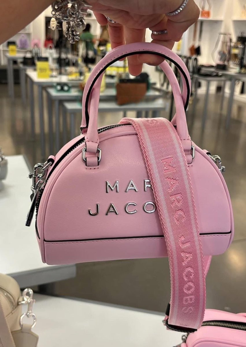 layxsnv's tweet photo. marc jacobs pink collection is super girlaaaaa.🎀 https://t.co/jCVbPcW9UQ