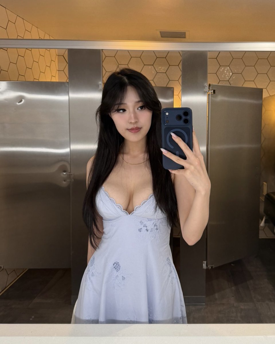 ₊‧°𐐪 princess angela 𐑂°‧₊ tweet media