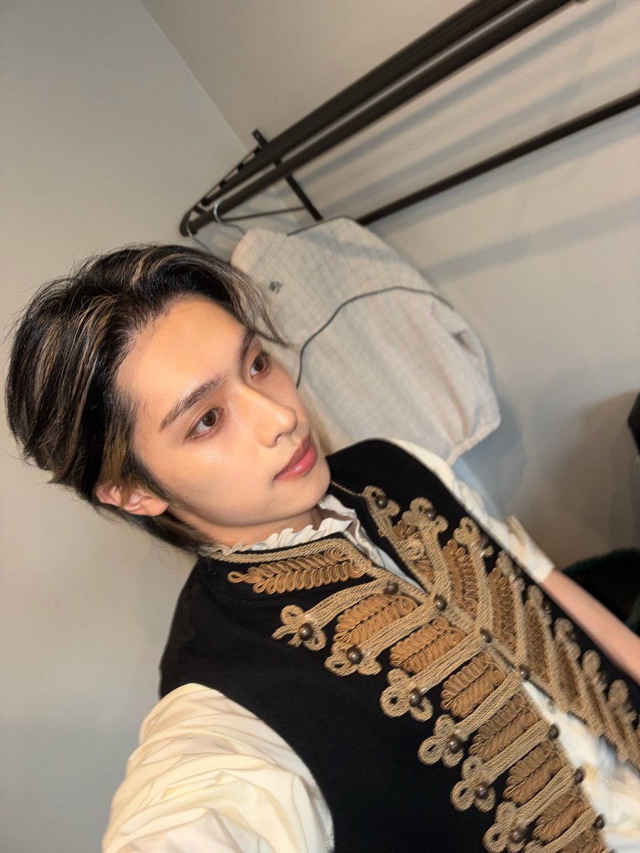 garroly's tweet photo. 너가 더.. https://t.co/onHtubT6WL
