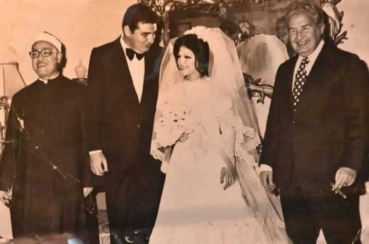 Ma_Mostafa12's tweet photo. من حفل زفاف (عفاف) ابنة الشيخ محمد الغزالي على محمد ابن الكاتب الروائي إحسان عبد القدوس 🇪🇬 https://t.co/loL7xVmpy9