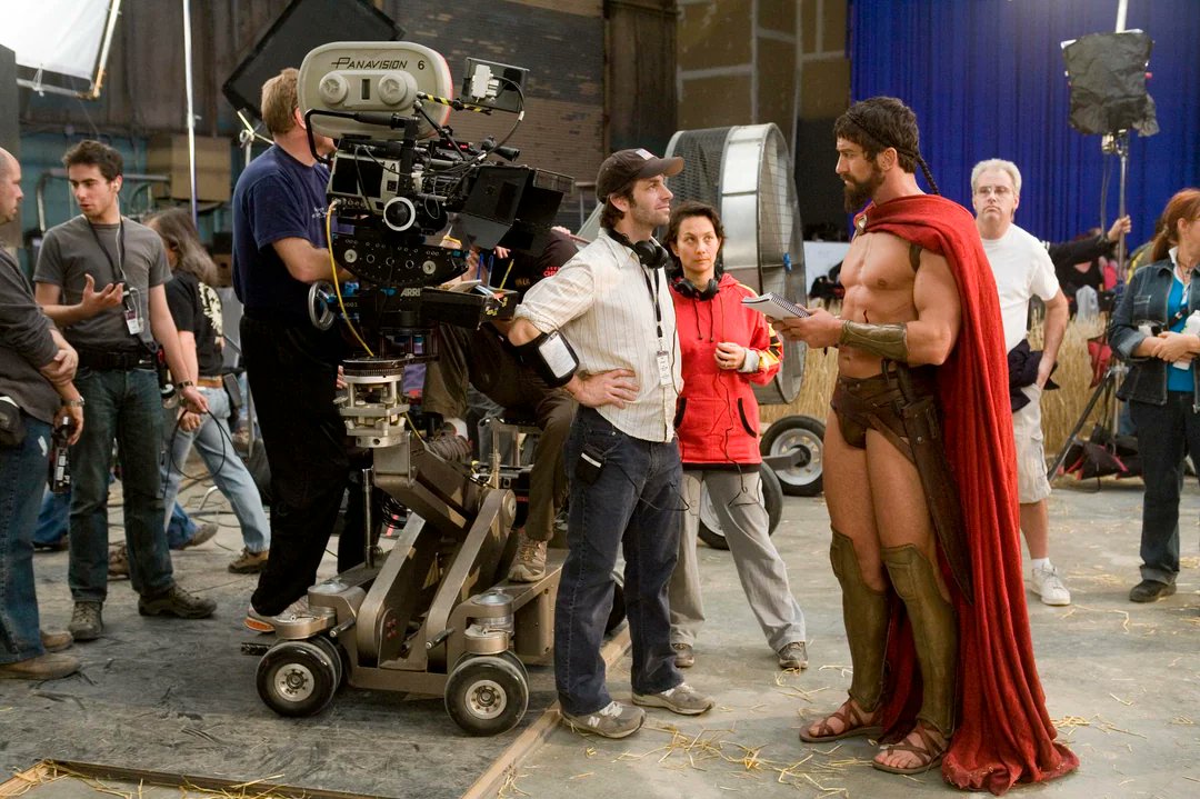 Kalshi_Film's tweet photo. Director Zack Snyder on the set of 300 (2006) https://t.co/ADmonHBo3K