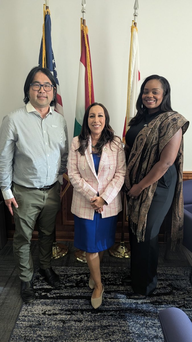 SDCCEEDU's tweet photo. SDCCE was pleased to participate in Supervisor Paloma Aguirre’s discussion on apprenticeships and employment opportunities, with Dr. Shakerra Carter serving as a panelist and Dr. Masa Omae also in attendance, highlighting the college’s commitment to workforce development. https://t.co/cQusoxhTdR