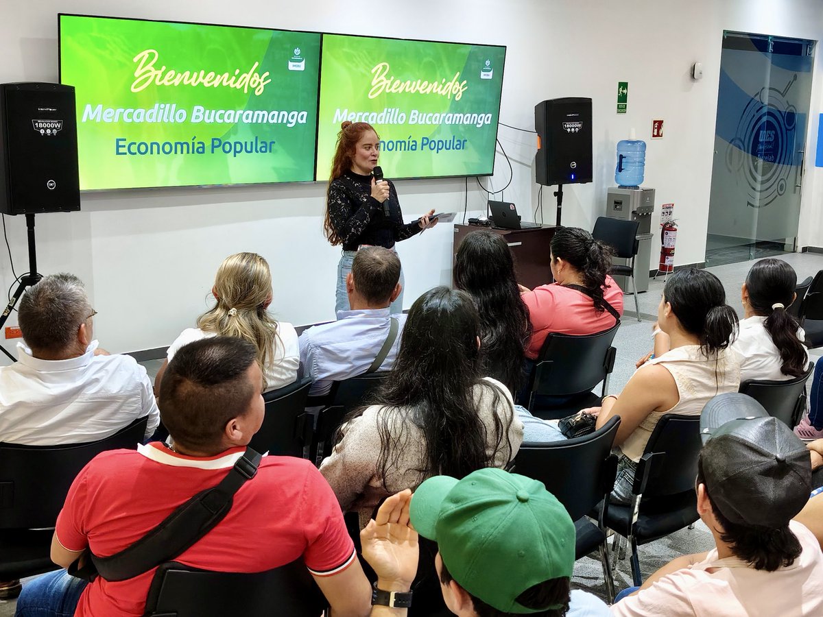 imebubga's tweet photo. 🏆👕 En el Mercado Campesino San Pío nos pusimos la 10 con los emprendedores, presentándoles la oferta institucional del IMEBU y herramientas para fortalecer su marca, impulsar su presencia digital y llegar a nuevos mercados. 🤝📲✨ #IMEBU #Bucaramanga #Emprendimiento https://t.co/N3eIlN4bk0