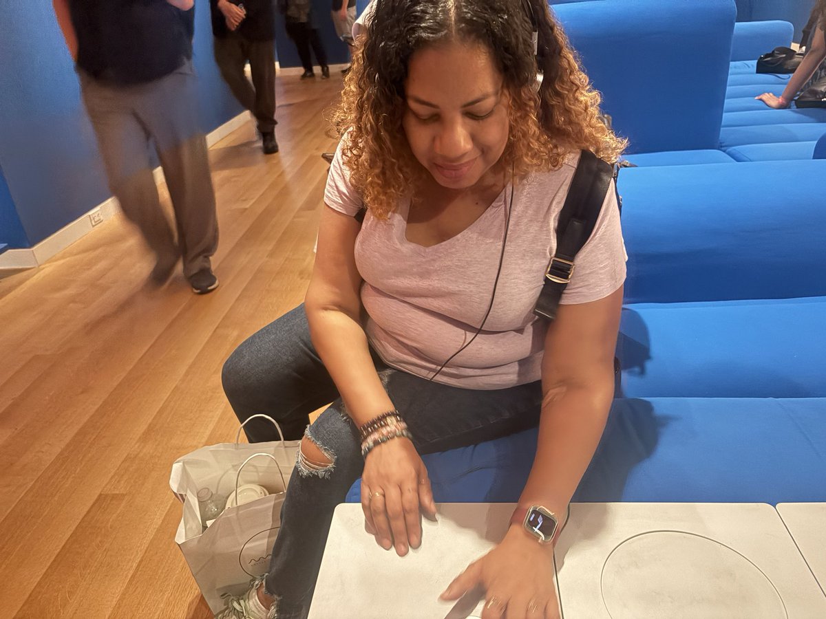 IDRichards's tweet photo. Be a live DJ @cooperhewitt ! This was fun. 
Museum Mile on Fifth Avenue at its finest!! https://t.co/jxHHezFiMD