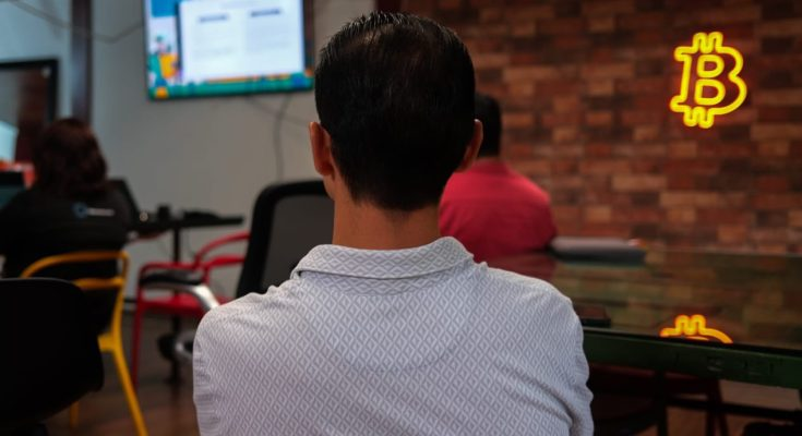 bitcoinofficesv's tweet photo. 🇸🇻 'PROGRAMMING BITCOIN' BOOTCAMP BEGINS TOMORROW AT THE BITCOIN OFFICE

Building the future we want to see in Bitcoin Country, one line of code at a time. 

Tomorrow, 45 of our best and brightest students begin the intensive 3-day Programming Bitcoin bootcamp. This is the gold standard for advanced Bitcoin engineering programs - originally created by @jimmysong and now carried forward (with some modifications) by his past students. 

And this is just the beginning!

Several of these students will then head to Lugano for an additional 2 weeks of elite training from the world's top Bitcoin engineers at the Plan ₿ Summer School. 

This is how we roll on the 'excellence only' standard.