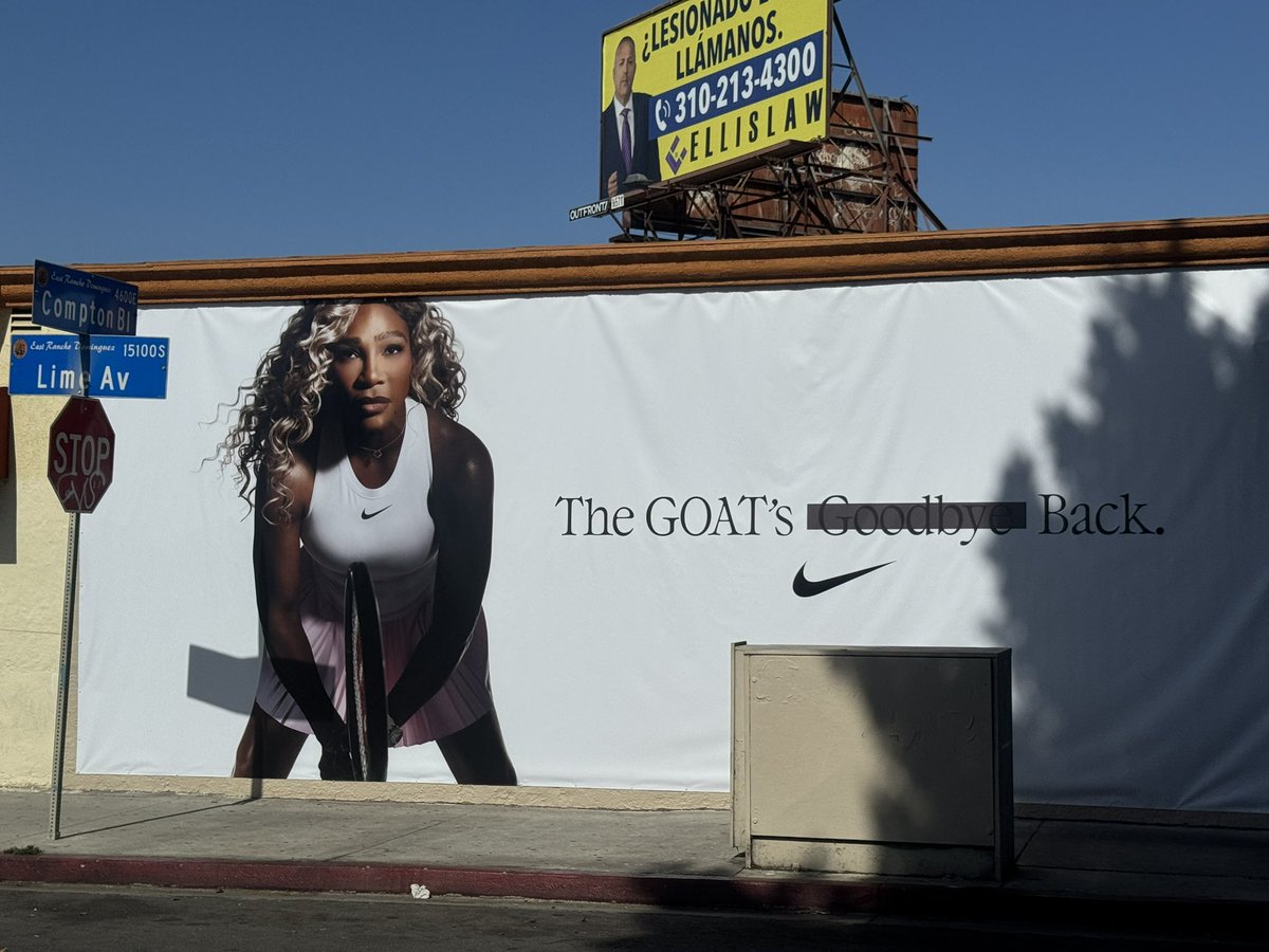 TheTennisLetter's tweet photo. Nike put up a billboard in Compton of Serena Williams in honor of her comeback. 

“The GOAT’s Back.”

Beautiful gesture to honor the greatest of all time in the city where she first began to play tennis on the community’s public courts.

Long live the legend. 

🐐🥹 https://t.co/qtctsaweB5