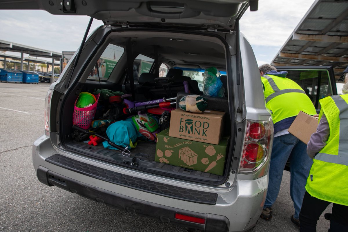 LAFoodBank's tweet photo. Your unused vehicle could help provide meals for families across LA County 🚗💙

Donate your car, truck, RV, motorcycle, boat & more to the Los Angeles Regional Food Bank to help support hunger relief programs throughout our community.

https://t.co/0xyrAYe7lh

#WeFeedLA #LAFoodBank #EndHunger