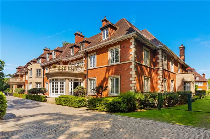 PropertiesDK's tweet photo. ♦️𝐅𝐎𝐑 𝐒𝐀𝐋𝐄♦️ 
𝘕𝘦𝘸 𝘭𝘪𝘴𝘵𝘪𝘯𝘨

26 Hollybrook, 
Brighton Road, 
Foxrock, 
Dublin 18, 
D18 AC65

Stylishly appointed interiors presented in superb walk-in condition.
High level security

https://t.co/b5GJGynoSK

📞 𝘿𝙖𝙥𝙝𝙣𝙚

#duplex #penthouse #apartment #forsale https://t.co/gY5EuKgrXc