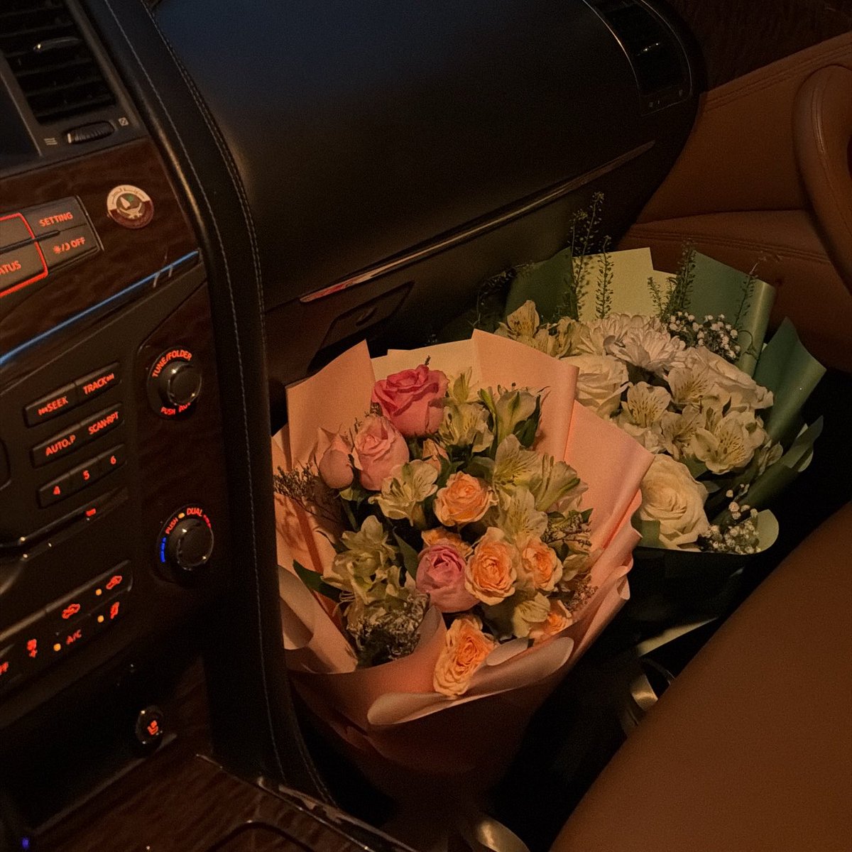 illx153's tweet photo. مثل الندى للورد بالقلب طاريك
ربيع عُمري شوفتك يا غناتي . https://t.co/LMmqaJCPWh