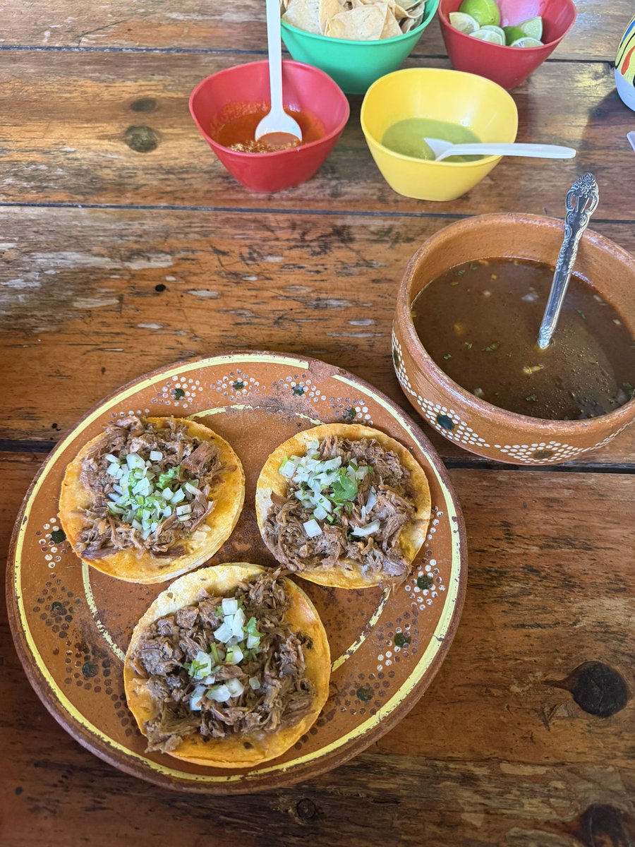bridenapper's tweet photo. Birria, solid presentation and taste even better. Do these normally have cheese or is that a gringo thing? https://t.co/QV2ZfKPnBF