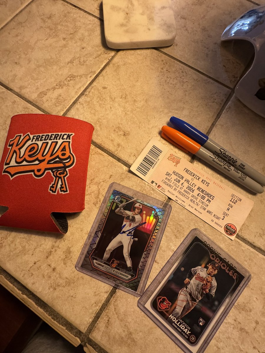 tylerrhigg's tweet photo. Shots from @starwars night with the @FrederickKeys‼️ https://t.co/TdipEanBYb