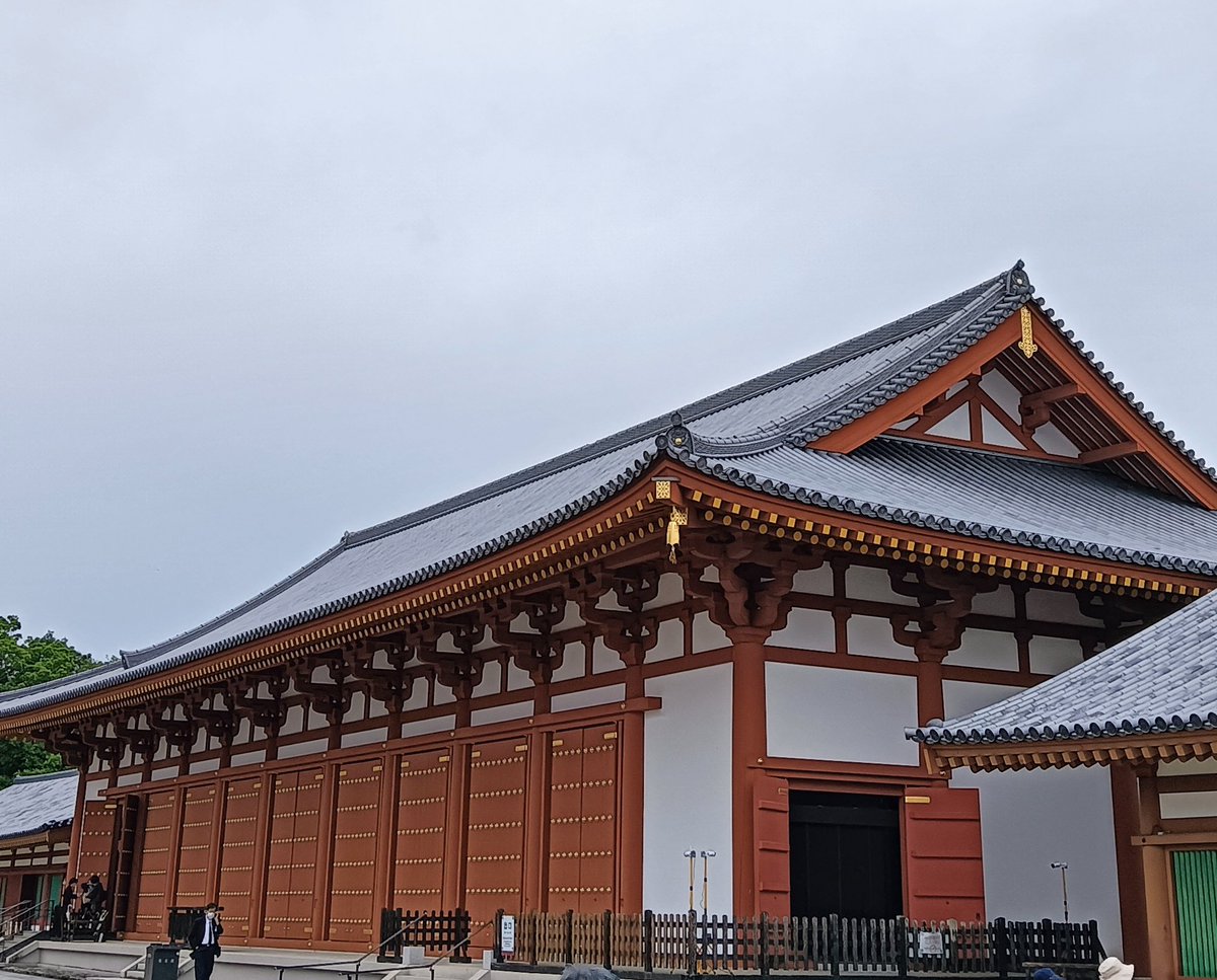 matuoicibima_se's tweet photo. 先日、奈良・薬師寺の「見どころ学べる！目で観る刀の教科書展－噂の刀展Ⅳ－」に行ってきました。
大倶利伽羅、乱、蜂須賀虎徹、上杉家御手選三十五腰の水神切兼光、波游ぎ兼光（上杉家から天下人の手を渡ってきた重美）、真田幸村の刀等と、偽物と本物の違いをわかりやすく学べる展示でした。 https://t.co/0zH3zuFTut