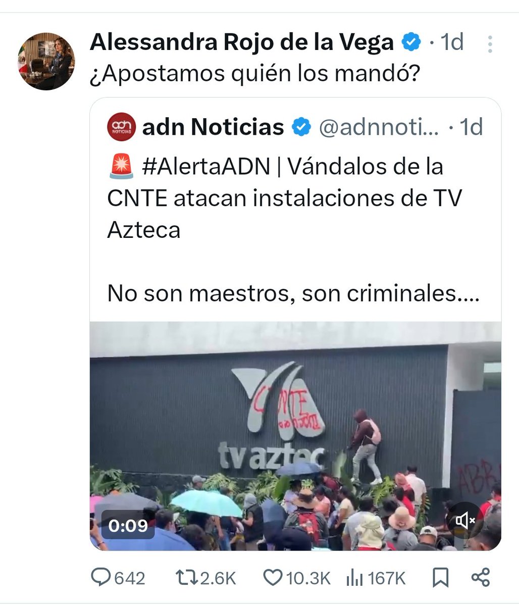 JuanJosega2001's tweet photo. La disputa por ser la empleada del mes. https://t.co/6TYc7WN8WV