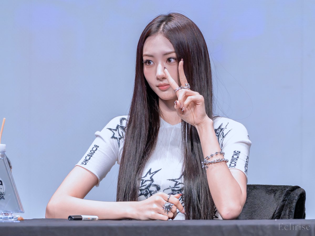 Flaretea_'s tweet photo. 260605 TBL Fansign

#가원 #GAWON #미야오 #MEOVV https://t.co/BZBPHlhrhq