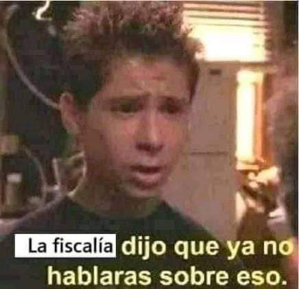 agenteparker's tweet photo. De La Espriella ya no puede decir "Firmes por la Patria" sino "Flojos por la Anti-Patria"?
No usará la bandera de Colombia sino la bandera de Yugoslavia?
No puede usar la camiseta de la selección Colombia sino la de la selección de cricket de la India? https://t.co/bzK2gbRLfa