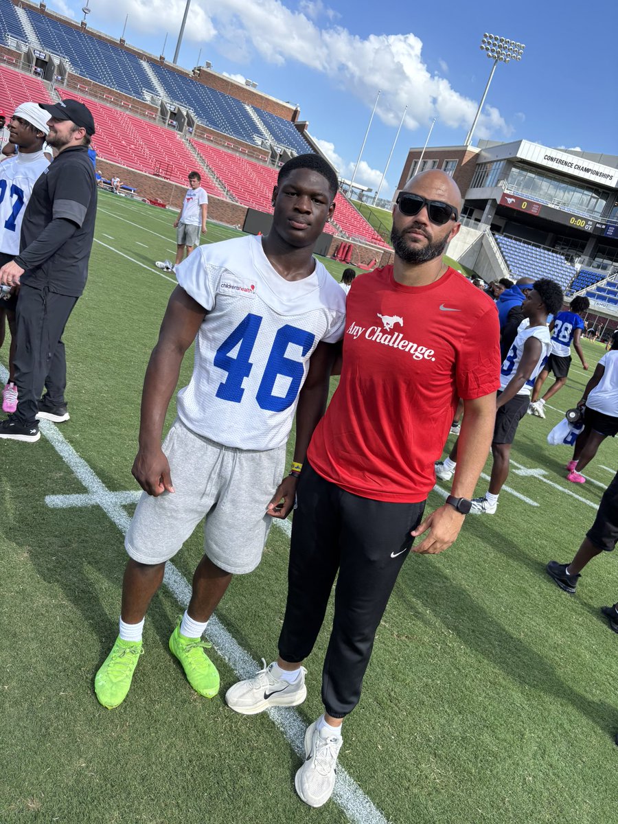 Chris_thefutur3's tweet photo. Had a great time @SMUFB camp today I want to thank @Coach_McHugh Helped me improve today I learned a lot & had very great competition. @BengalLifestyle @EvansJusten @WardlawCoach @jaygee24
#BiteBack #BraswellFootball https://t.co/t0nOHEUZNO