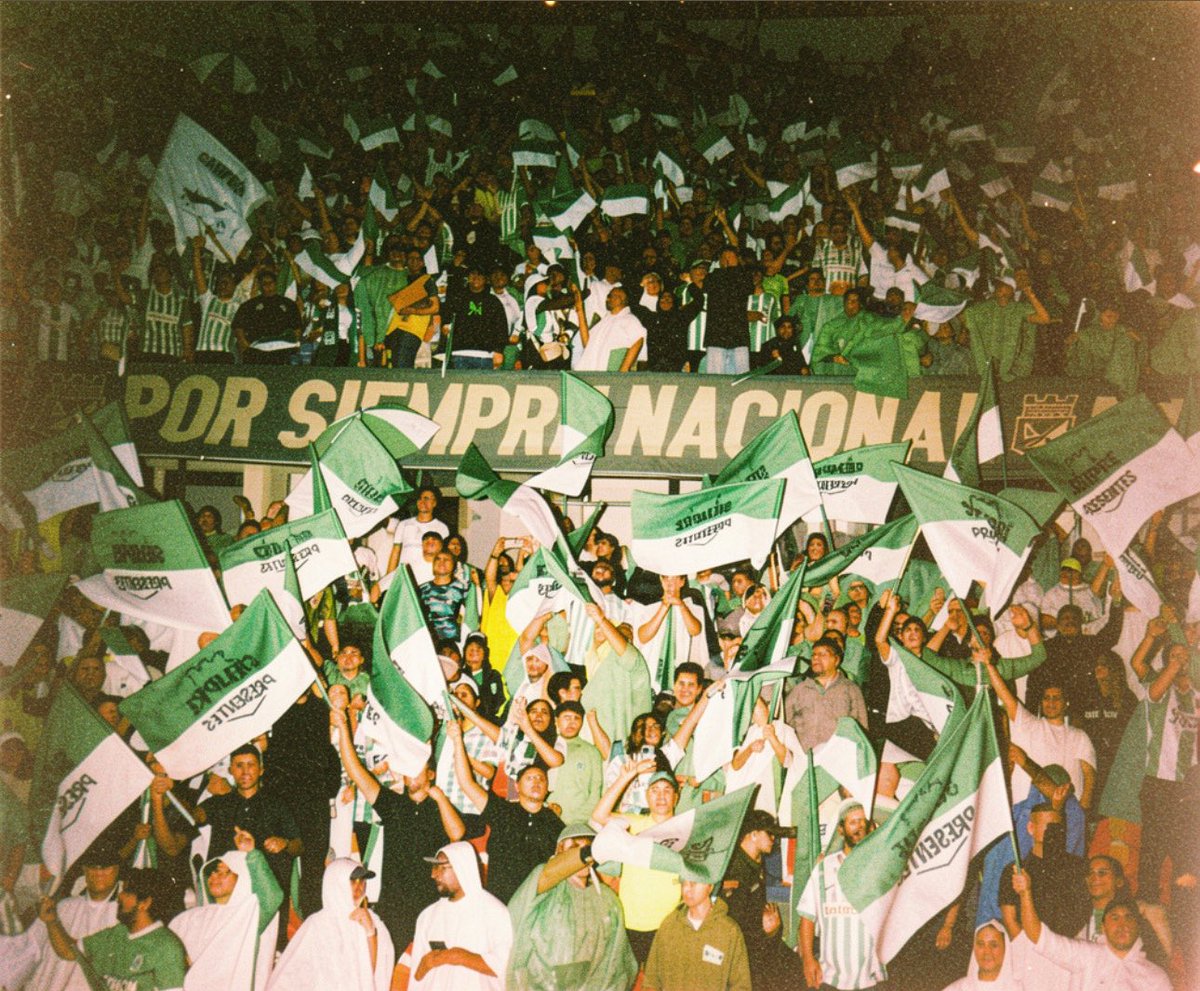 DeReyaDios1947's tweet photo. 🇳🇬 POR SIEMPRE NACIONAL 🇳🇬 https://t.co/MZQ6pxw0D8