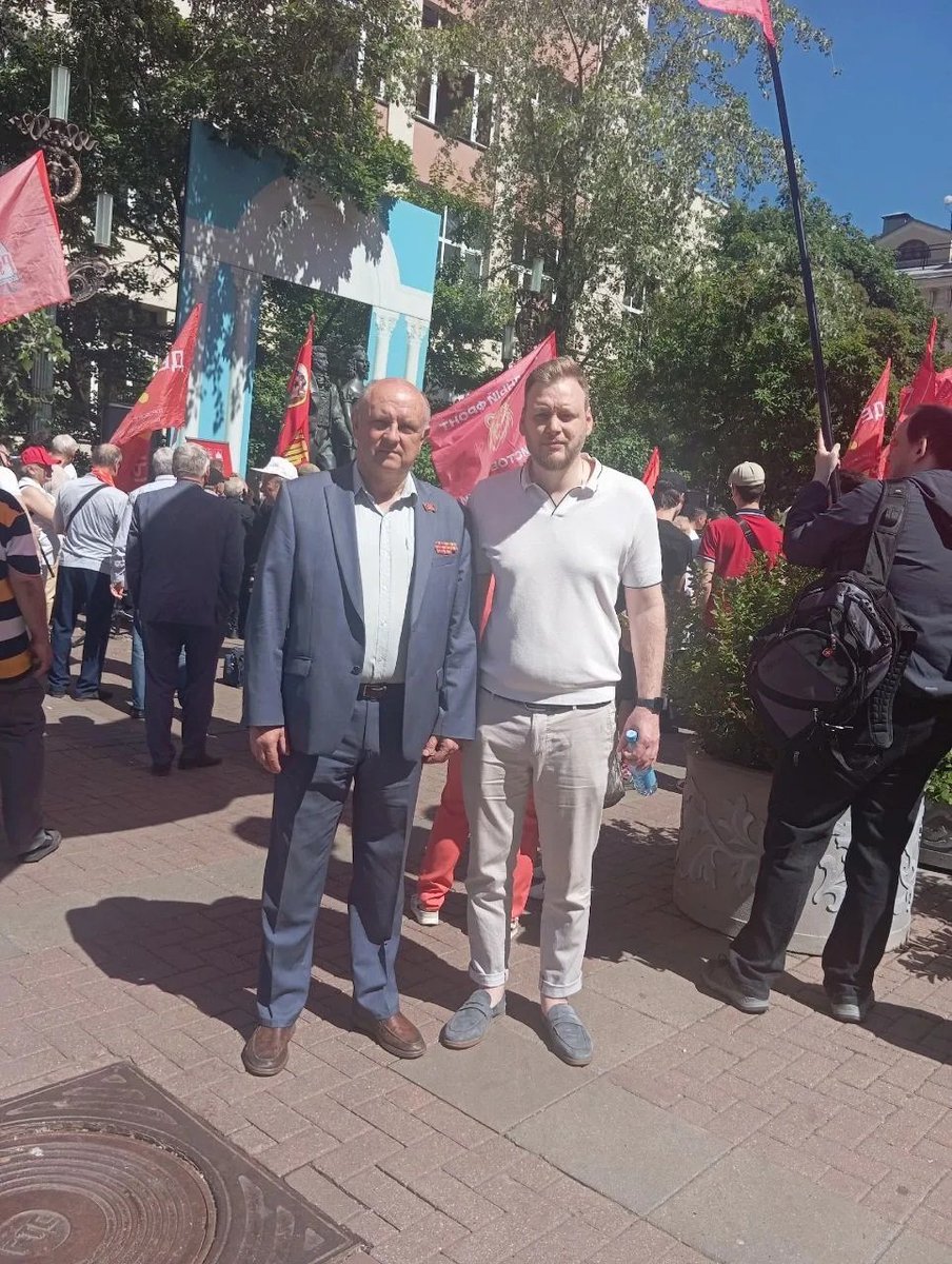 KPRF_RU's tweet photo. Regional branch news

Moscow Region Communists: We must educate the younger generation on the foundations of Russian literature and culture as true patriots of the Motherland – Russia!

We are strong when we don't forget our roots, our history, our culture, language, and literature. Only then are we invincible!

This unites and binds us all. We grew up on the works of Pushkin, Lermontov, Griboyedov, Tolstoy, Yesenin... Our common task is to preserve for future generations and pass on to them love and pride for our Motherland – Russia, for our great and mighty Russian language!

"I would learn Russian just because Lenin spoke it!" Every Soviet schoolchild knew these words from Mayakovsky's poem by heart from their school days. They were a motto, a meaning, forever imprinted in their memory. So let us not let our enemies trample on what our ancestors bequeathed to us!

Moscow Region communists actively participated in the central event dedicated to Russian Language Day and held large-scale events for Children's Day. Party press was also distributed, the "Reds in the City" campaign was held, and new comrades were being recruited.

The Communist Party of the Russian Federation is the party of the working people! The Communist Party of the Russian Federation is the party of real action!

To A.S. Pushkin with flowers

On June 6, the birthday of the great Russian poet Alexander Pushkin, members of the Noginsk City Committee of the Communist Party of the Russian Federation (CPRF), along with their fellow party members, came to the Arbat to the monument to A.S. Pushkin and N.N. Goncharova to celebrate Russian Language Day, which is celebrated annually on this date. The meeting with residents was organized by the CPRF leadership and representatives of the RUSO.

Noginsk was represented at the event by A.P. Katsay, First Secretary of the Noginsk City Committee, and A.O. Shcheglov, a member of the City Committee. They laid flowers at the monument. Many residents attended the meeting, and an orchestra played. Much was said about Pushkin's contribution to the development of the Russian language, and participants read poetry, including a romance based on his verses. It was a true celebration dedicated to the memory of this outstanding Russian poet.

The Russian language is the pride of the state

Svetlana Aleksandrovna Khabipova, First Secretary of the Lotoshinsky City Committee of the Communist Party of the Russian Federation, and a group of students visited the Alley of Russian Literature on Russian Language Day. It features busts of A.S. Pushkin, L.N. Tolstoy, M.Yu. Lermontov, N.S. Gumilyov, A.A. Blok, G.R. Derzhavin, A.S. Grin, I.S. Turgenev, F.I. Tyutchev, and A.P. Chekhov—heroes of the Russian language.

On this memorable day, we thank the great genius A.S. Pushkin and celebrate the great Russian language. We proudly laid flowers at the poet's bust.

In the age of the internet and gadgets, our children value their native Russian language and remember cultural traditions and works that they read aloud, vying with each other, without hiding their delight.

The great Russian language is alive, our national soul is alive, our culture is alive, all the heroes of service to the Russian word are alive.

Long live the great Russian language - the language of peace, social justice, truth, friendship and our historical victories!

Volunteers from the Dmitrovsky City Committee of the Communist Party of the Russian Federation held a celebration in honor of Children's Day.

For the second year in a row, volunteers from the Dmitrov branch of the Communist Party of the Russian Federation (CPRF), members of the ANO CMPS "MY. Sever," together with city services, held a wonderful celebration for children near the Dmitrov Maternity Hospital. More than 150 children and their parents participated in the event.

A bubble show, a pavement painting contest, ice cream, and cotton candy were available to every little city resident who attended this celebration! There were also life-size puppets, dancing, and games with animators from the Koleso Theatre Studio. The "Medieval Battle" soft-weapon training area was a particular delight.

The ambulance crew showed the children what was inside an ambulance and conducted a first aid workshop.

Everyone who visited the Dmitrov Maternity Hospital courtyard that day experienced a vibrant atmosphere and thanked the organizers and participants of the event: the ANO TsMPS "MY. Sever," the Dmitrov Hospital, the Department of Culture, the staff of the Dmitrov MFC, and the ambulance crew.

Children's Day in Balashikha

Children's Day was celebrated on June 1st in Balashikha, in the Zarya neighborhood, at the Cultural and Leisure Center. First Secretary of the Balashikha City Committee of the Communist Party of the Russian Federation, A.V. Degtyarenko, congratulated the children and their parents and presented them with sweets.

Children's Day in Istra

On Children's Day, Valeria Posazhennikova, First Secretary of the Istra City Committee of the Young Communist League of the Russian Federation, with the support of Alexei Borisovich Godunov, First Secretary of the Istra City Committee of the Communist Party of the Russian Federation and Deputy of the Council of Deputies of the Istra City District, presented the children with holiday gifts.

Young residents of the Istra district received exciting books and sweet treats.

Children's Day in Elektrostal

Elektrostal communists and Komsomol members held a children's festival, "Let There Always Be Sunshine!", on the playground.

Party member Nadezhda Panteleeva, the program's host, played the role of "Sunshine" to great acclaim. The children sang songs, solved riddles, danced, and played games. Everyone had a blast!

Fryazino: Bringing the Victory Program to the Masses

As part of the large-scale "Reds in the City" campaign, Fryazino communists carried out targeted but powerful ideological work, distributing hundreds of copies of "Podmoskovnaya Pravda" (Moscow Pravda) with the Communist Party of the Russian Federation's Victory Program to work collectives and residents.

People eagerly picked up the newspaper, noting the relevance of the party's proposals: from nationalizing industry to protecting pensioners' rights. Activists note that Fryazino residents' interest in a socialist alternative is only growing daily.

The "Reds in the City" protest in Lytkarino, Moscow Region

Representatives of the Lytkarino branch of the Communist Party of the Russian Federation, Komsomol members, and activists from the "Hope of Russia" movement held a "Reds in the City" protest near the entrance to the Lytkarino Optical Glass Plant (LZOS). During the event, the party newspaper "Podmoskovnaya Pravda" (Moscow Truth) was distributed to the plant's employees.

The protesters introduced the factory workers and residents of the district to the key provisions of the "Victory Program"—a document in which the Communist Party of the Russian Federation outlines its vision for the country's future development. The program's stated main goals include shifting the socioeconomic course toward a socialist model, measures to overcome poverty, overcome the economic crisis, and address the demographic problem.

As the organizers explained, the full implementation of this program will only be possible if the party wins the elections in September 2026.

The Victory Program includes ten main areas:

Legislative reforms and budget

Transition to a "Development Budget" with the goal of attracting an additional 32 trillion rubles to the treasury through nationalization and adjustments to the tax system.Introduction of a progressive personal income tax scale with an increased burden on excess income and exemption from taxation for low-income and large families.Reform of the Central Bank with its legislative subordination to the President and the Government of the Russian Federation, as well as a reorientation towards low-interest lending to the real sector of the economy.

Nationalization and state planning

Transfer of mineral resource base, strategic industries (oil and gas sector, metallurgy, military-industrial complex) and housing and communal services to state ownership.Implementation of the national economic planning system.State-funded reindustrialization in the regions to restore production and eliminate shift work.

Socio-economic measures

Tariff freezes and government regulation of prices for essential goods, fuel, and housing and communal services.Return to the retirement age parameters established before the reform: 55 years for women and 60 years for men.Eliminate insurance intermediaries in medicine, transition to direct budgetary financing of healthcare, abolish the Unified State Exam, and increase student stipends to a level no lower than the subsistence minimum.

Support for collective forms of management

Expansion of the network of "people's enterprises" (using the Lenin State Farm as an example), where profits are distributed among workers.

According to the program's authors, the current provisions of the Russian Constitution serve as the legal basis for its implementation. Achieving these goals is linked to the Communist Party's victory in the upcoming elections.

Memorial Rally: Lobnya Communists Honor the Feat of Soviet Soldiers

On May 31, the Lobnya city branch of the Communist Party of the Russian Federation held a motor rally dedicated to the Anti-Fascist Forum.

They visited the Eternal Flame Mass Grave of Soldiers, the monument to fellow countrymen who never returned from the war, and the Mass Grave of Soldiers on the grounds of the All-Russian Research Institute of Feed. First Secretary Dmitry Mishalov, along with Deputy Secretary Galina Volkova and members of the Lobby City Committee of the Communist Party of the Russian Federation, honored the memory of the soldiers and laid flowers at the memorials.

A fun activity for Korolev's kids at the Fenix ​​Cinema film school

On June 3, 2026, the film school of the Fenix ​​Cinema production center held its second lesson for children receiving social services.

The project is being implemented with the support of the Compass of Goodness charitable foundation and aims to develop children's creative abilities, their socialization, and the realization of their potential.

During the class, the participants continued their exploration of the world of cinema. The topic of the meeting was working with emotions in acting. The students learned to create artistic images, convey various emotional states, and mastered basic performing arts skills. Acting and speech teacher Marina Ryabova shared her professional experience and knowledge, inspiring the young participants to further their creative development.

The implementation and support of such initiatives is an important part of the work of Svetlana Petrova, First Secretary of the Korolev City Branch of the Communist Party of the Russian Federation. For many years, Svetlana has been actively involved in implementing socially significant projects in the city aimed at supporting children, youth, and families in difficult life situations, as well as creating conditions for the comprehensive development of the younger generation.

We would like to extend a special thank you to Fenix ​​Cinema Director Inna Kravtsova for her attention and care for the children, as well as for the hot refreshments she provided, which were a pleasant addition to the event's busy program and helped create a warm, friendly atmosphere.

Family specialist and psychologist Irina Anatolyevna Alekseeva attended the children's session. In her professional work, she addresses issues related to social protection and family support, organizing and providing targeted social, medical, social, psychological, pedagogical, and social and legal assistance. Irina Anatolyevna coordinates work with children and their families, conducts individual and group sessions, and provides support to families living in the city.

We thank Fenix ​​Cinema and the Kompas Dobra charity foundation for their fruitful collaboration and the opportunity to give children the joy of creativity, new knowledge, and vibrant experiences!

© 1993-2026 Political party "COMMUNIST PARTY OF THE RUSSIAN FEDERATION"