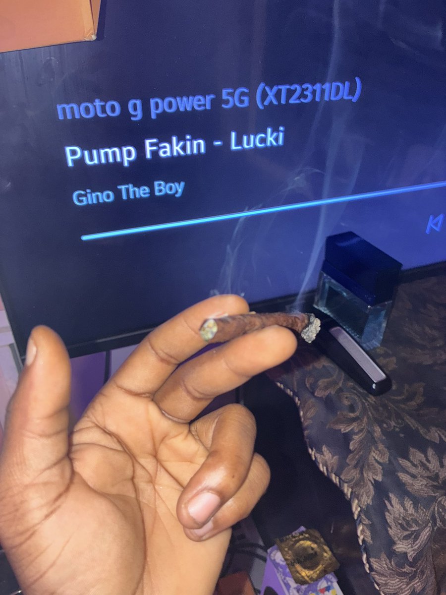 roddinero2x's tweet photo. geeker but she still luhh me 🫶🏾 https://t.co/TOCeuEbXje