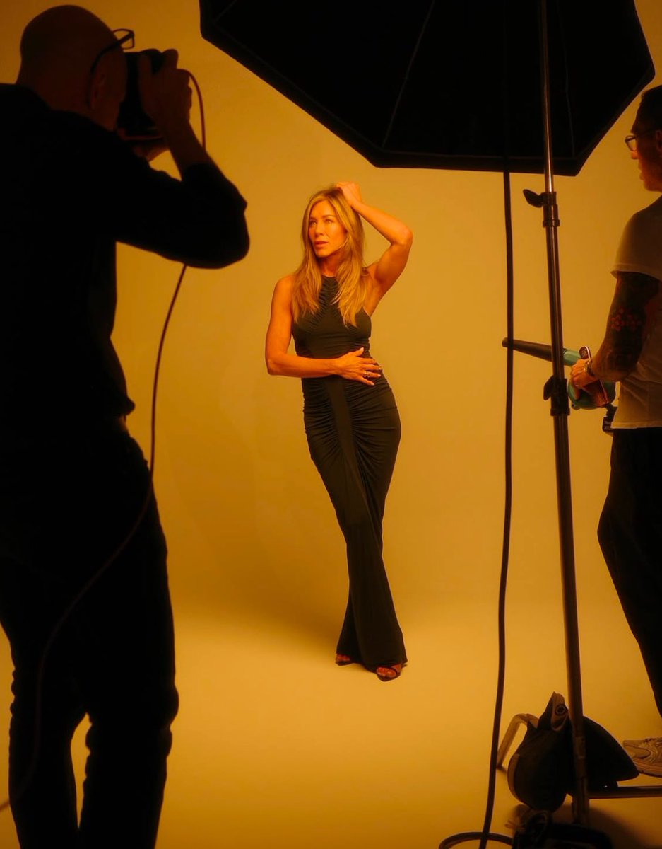 Jennifer Aniston tweet media