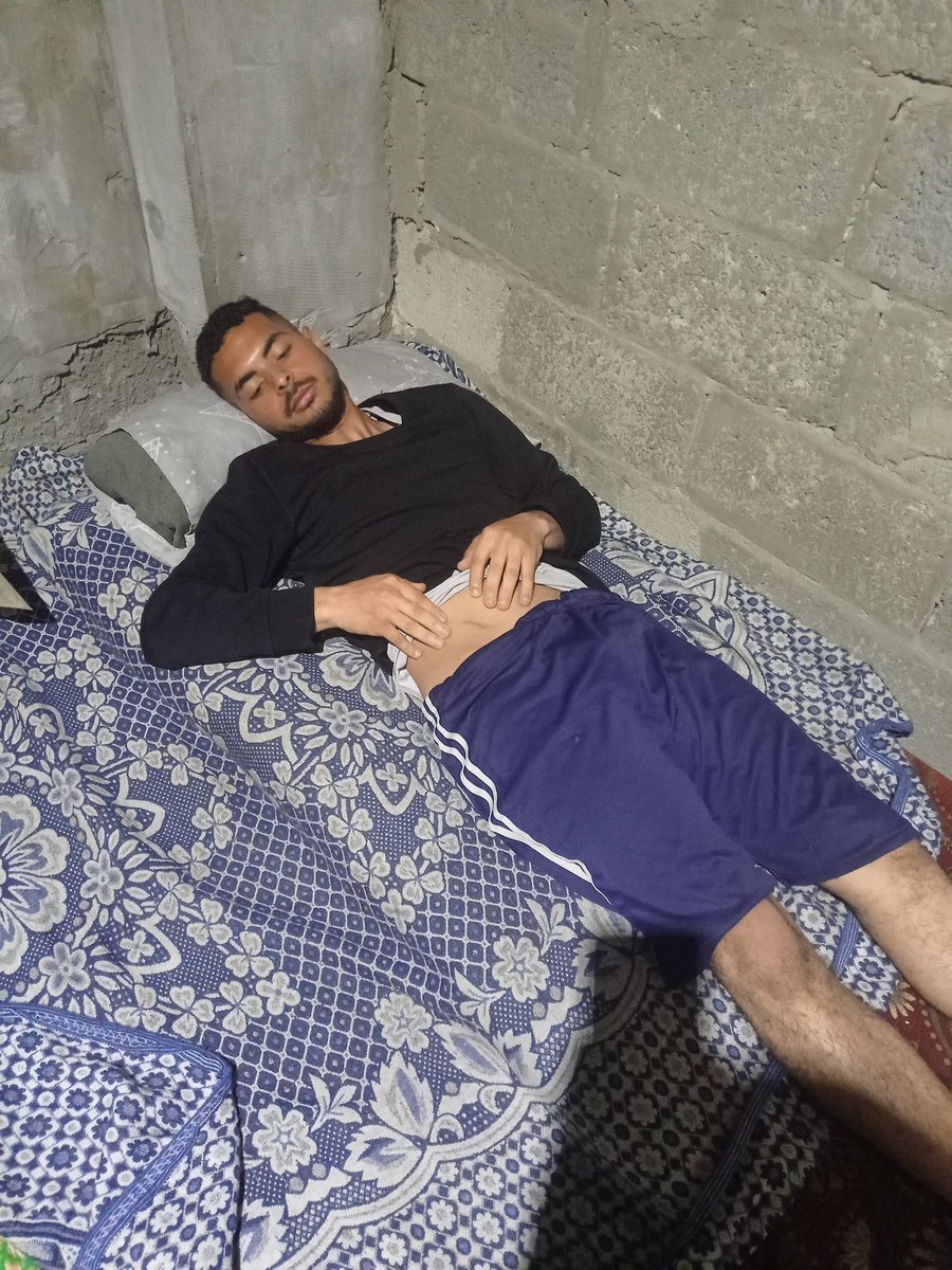 samour469632's tweet photo. I don't know why people are ignoring me. I'm dying a little every day. All I know is how to get treatment so I can walk again and support my family and my martyred brother's child. Please help me. 
https://t.co/Bqmlq1SkaW
Donating or sharing might be helpful 
 Leave a comment https://t.co/gAYhsGVPTx