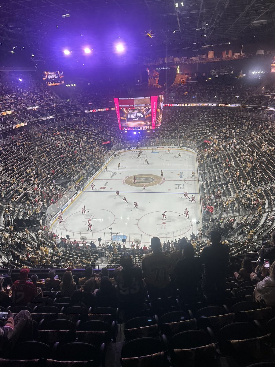 stehil25's tweet photo. @CondorSZN I am in the house for Game 4 !! @GoldenKnights https://t.co/2z9dnAjx72