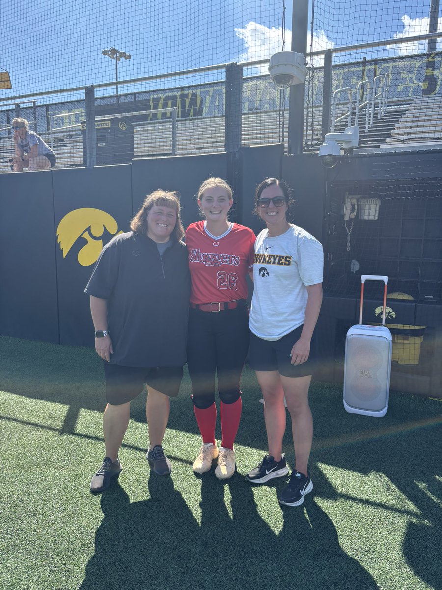 TurnPat26's tweet photo. Thank you @iowasoftball for the amazing camp experience, lots of constructive feedback and lots of fun.

@StacyMayJohnson @Hey_Coach_Bobby @FranStrub @JodieScheetz @AmyJoHart @Lady_Sluggers10 @LadySluggersOrg https://t.co/Xrj0GxYls5