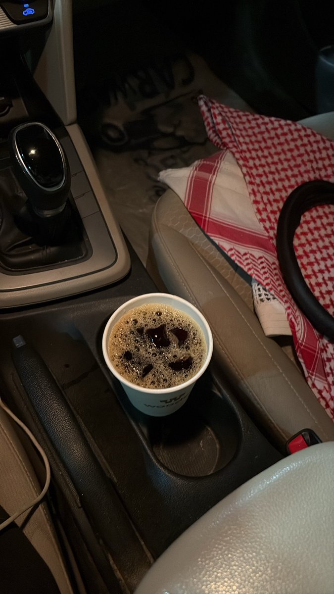 sass172's tweet photo. عشقت الليل من شانه ونسمة نجد ودلاله https://t.co/aar2EmqN7O