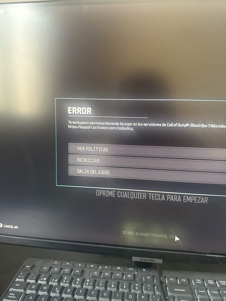 HeyMrDT's tweet photo. @Activision 
Recibí un ban permanente de mi cuenta que no solo tiene invertido dinero , también horas  de juego con amigos 
Soy un jugador que apenas llego al promedio, no me hago ni muchas kills por partidas repito soy jugador promedio como para que quiten esto @CallofDuty https://t.co/UCQRo66zFM