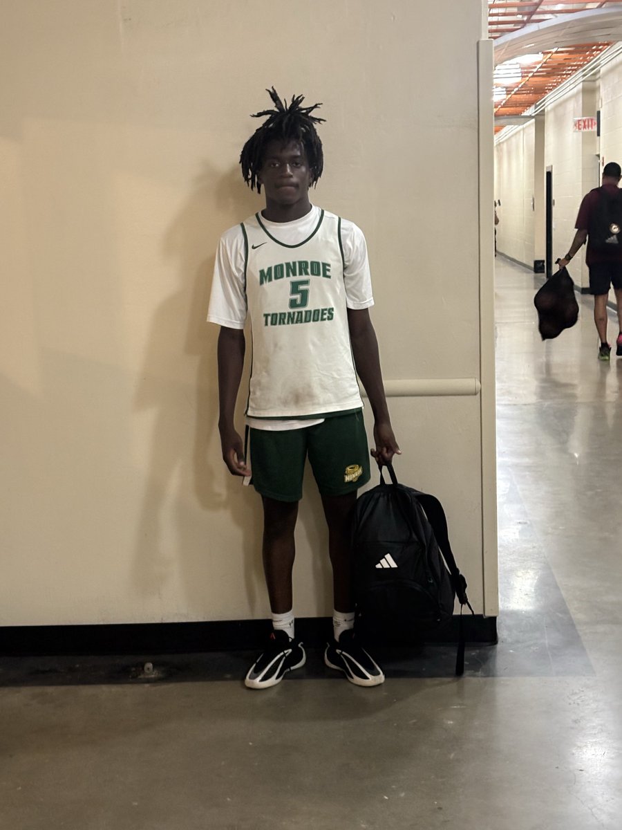 kinglev2030's tweet photo. My First Varsity Team Camp @MercerMBB Had A Blast Along With Great Experience! @AE5Basketball https://t.co/5XV1qPo28Z