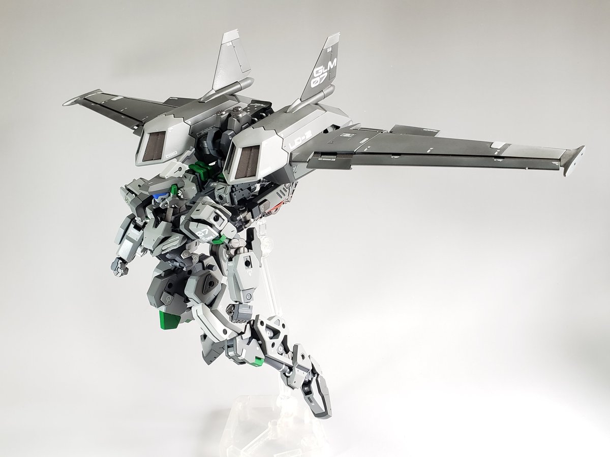fngorogey_mk2's tweet photo. 重力下でロボを満足に飛ばすための装備、これくらい巨大であるとテンションが上がる https://t.co/jLDXtXYSqr