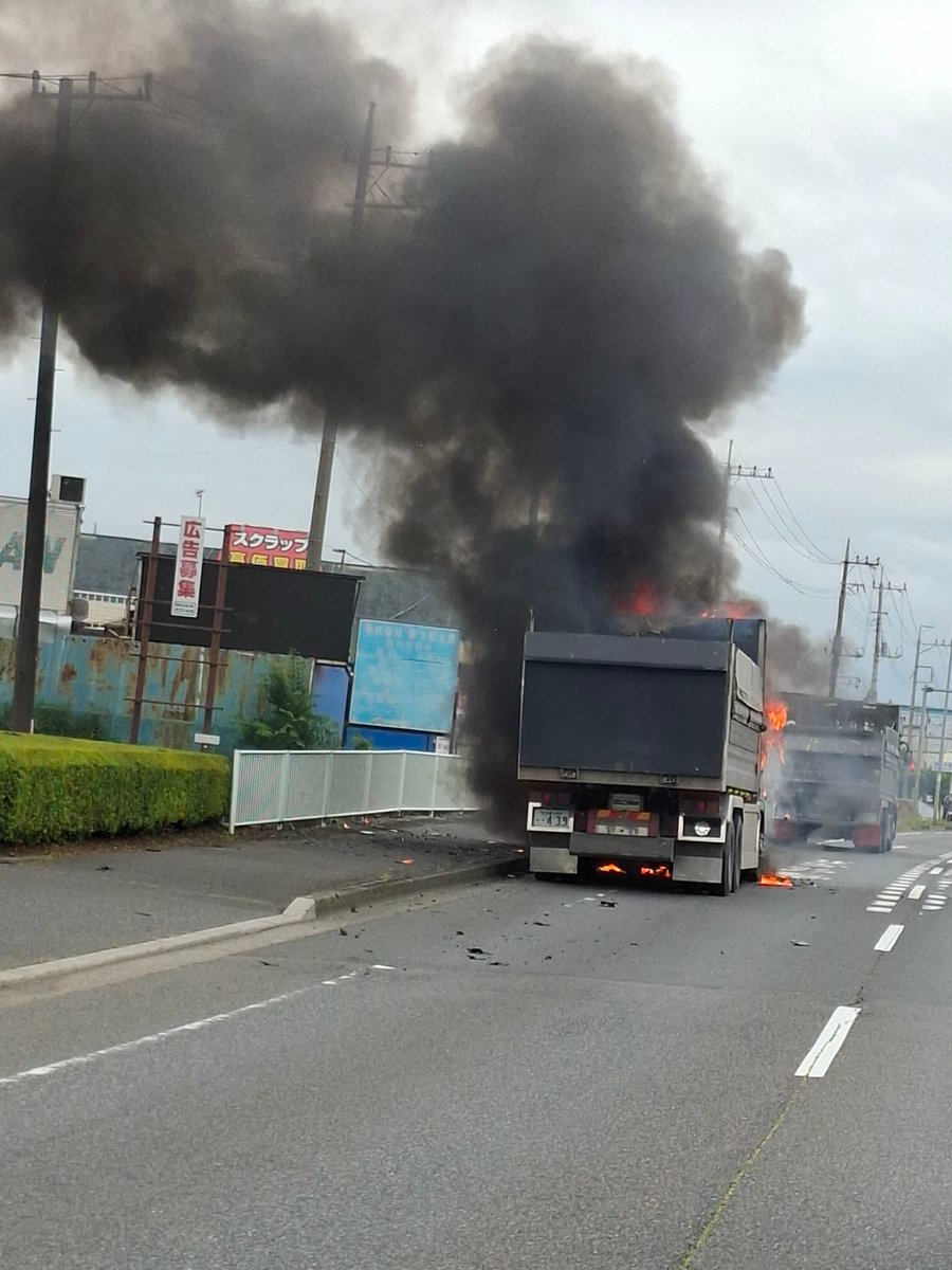 MCchMinecrafter's tweet photo. 新４号国道・越谷春日部バイパス(下り)で車両火災
9時05分現在、警察・消防は現場未着です
今後、通行止の可能性あり

住所：埼玉県春日部市永沼1109-2

#車両火災　#事故　#通行止め https://t.co/d56TNGKqqa