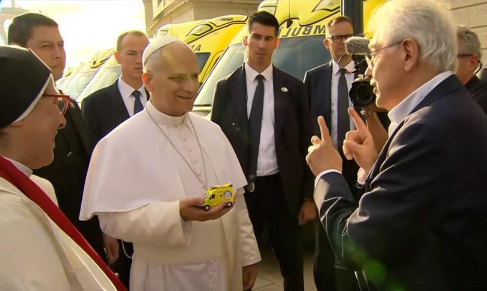 FrischeB17467's tweet photo. He is getting a toy car 🚗😭😭😭 https://t.co/0DhFOx0aaV