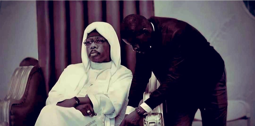 ndiayouz11's tweet photo. Joyeux annivervaire et longue vie à mon très cher maître Chrikh Seydi Mouhamadoul Moustapha SY Al Mourchid na Yalla samm tei arr

#10Juin https://t.co/BmjxjDnbOi