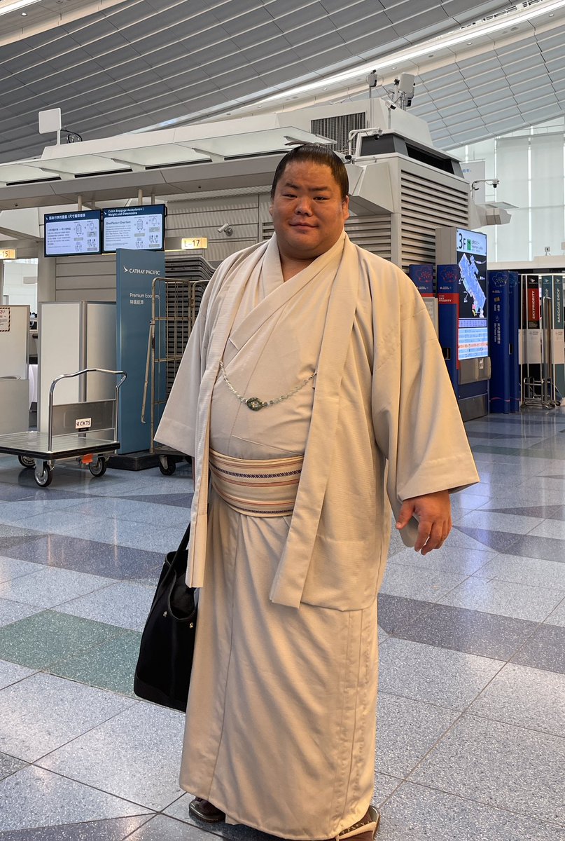 sumokyokai's tweet photo. 【大相撲パリ公演】
フランス・パリへ🇫🇷
B班の出発の様子🛫
大栄翔・藤凌駕・竜電・欧勝海

#sumo #相撲 #パリ公演 #Paris https://t.co/M99BW6AYiY