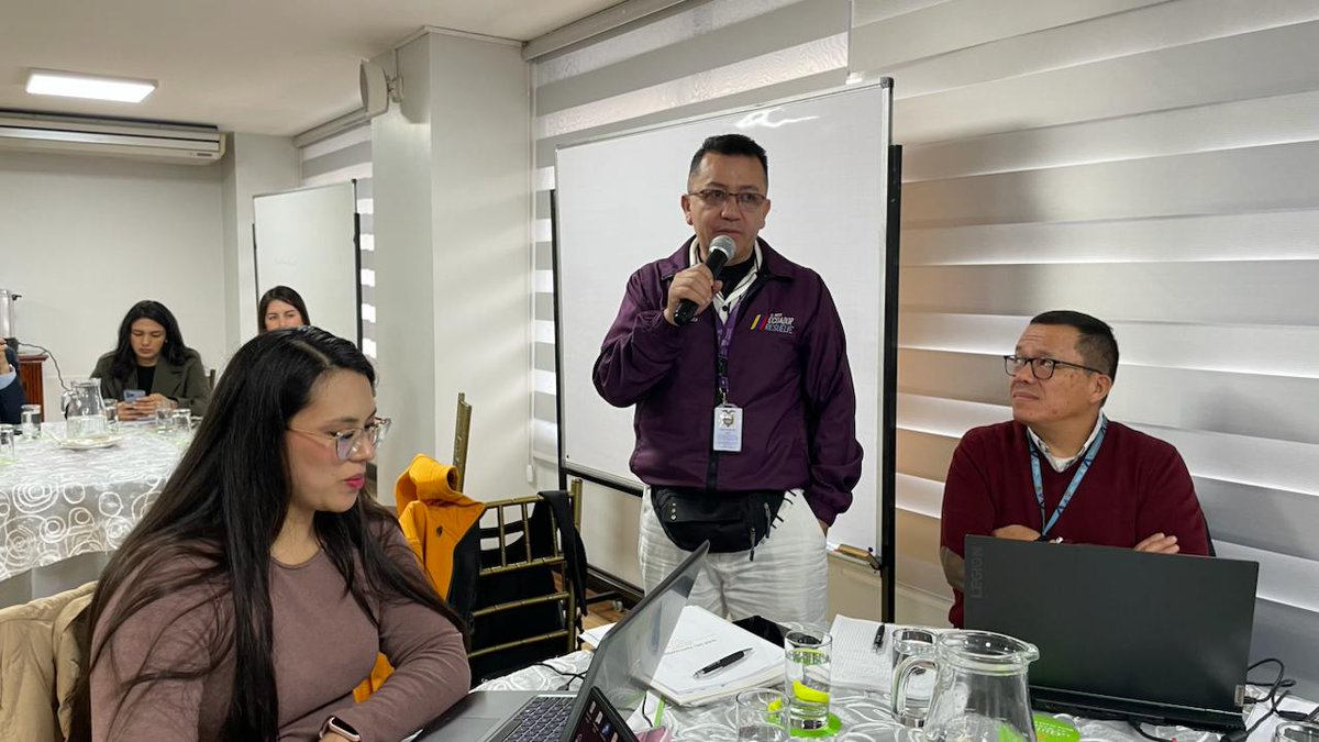 Salud_Ec's tweet photo. Se llevó desarrolló el taller HESOP, un espacio de trabajo enfocado en actualizar planes, mejorar la coordinación multisectorial y optimizar la respuesta operativa frente a escenarios sanitarios complejos. https://t.co/8pTf9aByLk