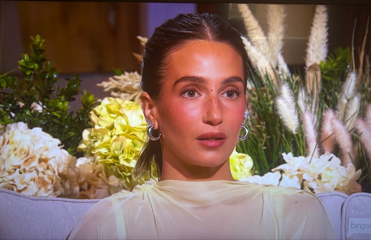 TheLatifah's tweet photo. Amanda’s face after West admitted that Meija was his girlfriend 😂😂 what a dummy #summerhouse https://t.co/7aDf7sv0Z7