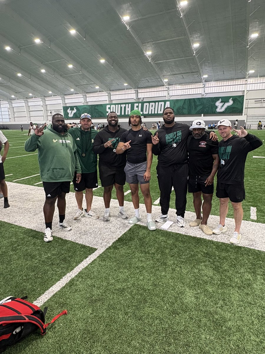 Elijah__Harden's tweet photo. After a great camp and a great conversation with @CoachA_USF, @CoachGwalk96, @ChadCreamer21, @Big_Glitch and @lorenzowilkins0 i’m blessed to receive my 7th Division 1 Offer https://t.co/nPaqEqv5J3
