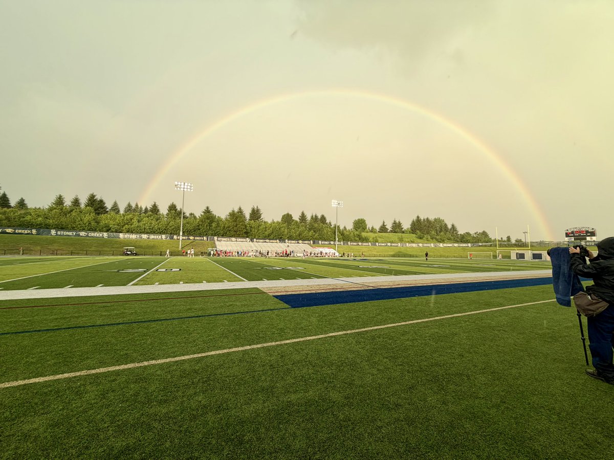 kerry_brennan4's tweet photo. Chasing rainbows and state titles.
🌈⚽️
#WeAreTC Go Colts! https://t.co/deGL7t1IUu