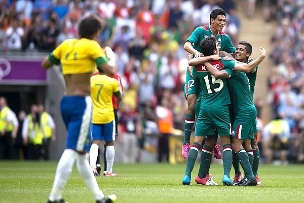 ArsenalMexa's tweet photo. Brasileiro filho da puta sigue doliendo? https://t.co/AKMO6LgDtp