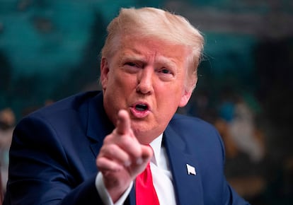 vinicios_betiol's tweet photo. RESUMO DO DIA:

1) Daniel Vorcaro muda delação e afirma que pagou propina a Ciro Nogueira.

2) Helicóptero dos EUA é derrubado, regime Trump ataca Irã e sofre contra-ataque.

3) Eduardo Bolsonaro surta ao ver a repercussão ruim da censura à pesquisa.

4)  Seleções de países pobres são humilhadas ao chegarem aos EUA pra Copa do Mundo.

5) PF pode abrir inquérito policial contra Karina Gama, produtora de “Dark Horse”.