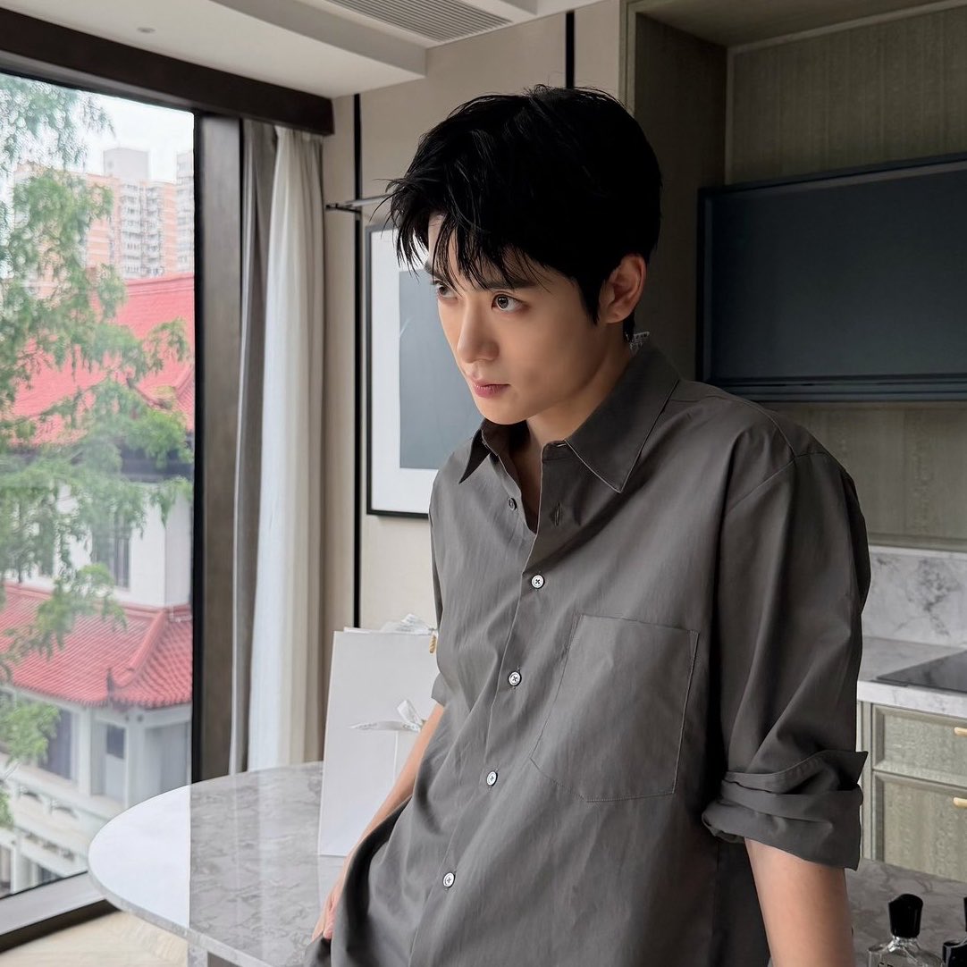 lalynylal's tweet photo. : ไม่พอใจอะไรก็ลุกมาคุยกันดี ๆ ผมไม่ได้มีเวลาให้คุณทั้งวัน ถ้าไม่พูดสักที ผมจะกลับ
: ก็กลับไปสิ ที่คุณยืนอยู่ตรงนี้ ผมก็ไม่ได้บอกให้คุณมาสักคำ คุณมาหาผมเอง
: … https://t.co/P5ETGf9hFT