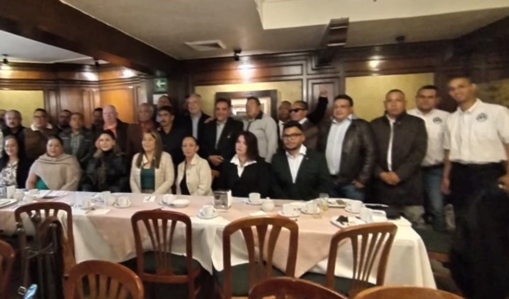 cotacap's tweet photo. 📸 Reunión con @aramirezcuellar, diputado federal y referente en los trabajos de diálogo con el #SectorTransporte desde los inicios de la #4Transformación.

Seguimos construyendo propuestas rumbo a la #ConvenciónMetropolitana de #Transporte. 🚍🚖🤝

 #Movilidad #CDMX #Edomex #4T https://t.co/QasFWhwMiC