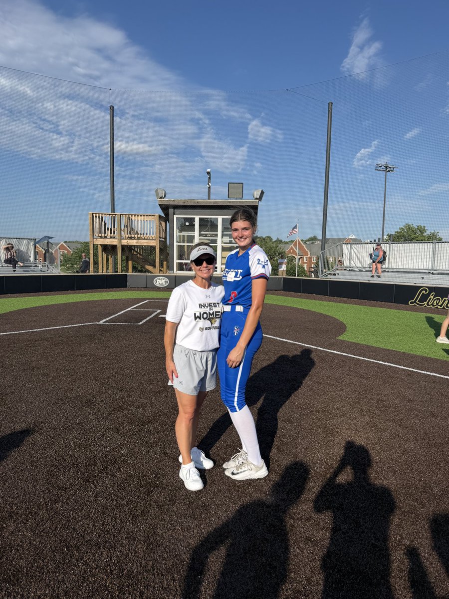 FaithPitte4275's tweet photo. Thank you to @CoachErinBrown for putting on an amazing camp, and all of the @LindenwoodSB players that helped out! Hope to see you this weekend!! 

@IggyByrn @ejonesrockchalk https://t.co/xeCzoPWwuZ