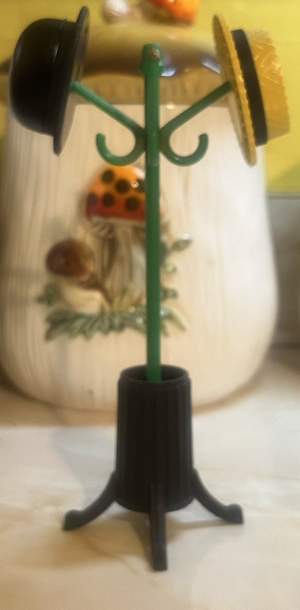 StLevelGardener's tweet photo. From the salt &amp; pepper shaker collection: Late 1950’s Hats with rack. 
 
@blackcatpoppies https://t.co/gTg5oe0XA6