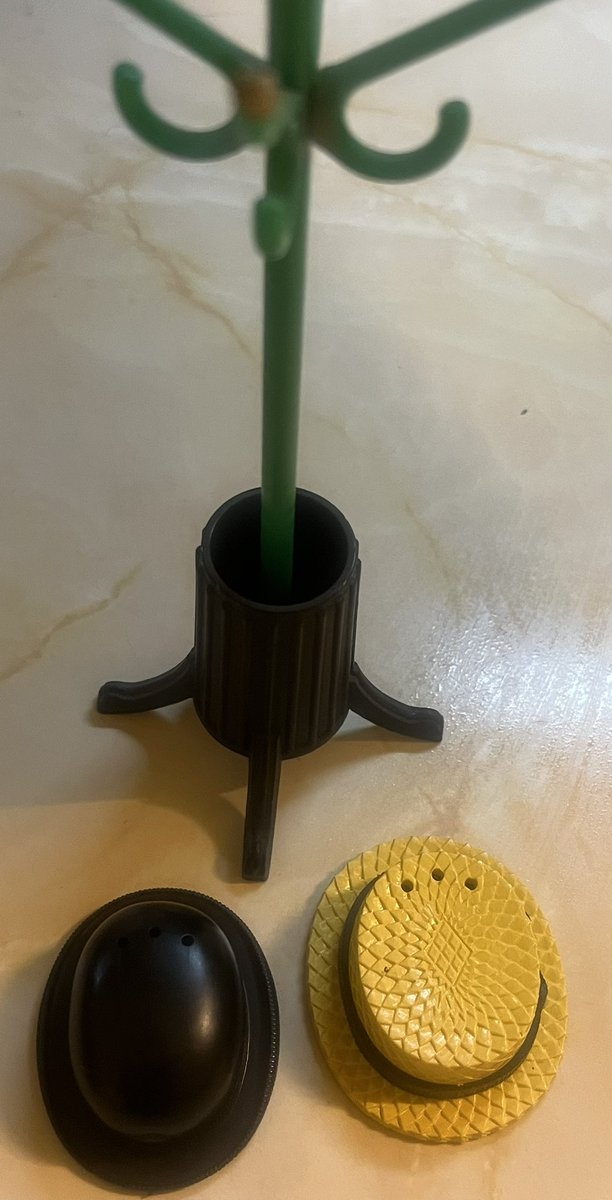 StLevelGardener's tweet photo. From the salt &amp; pepper shaker collection: Late 1950’s Hats with rack. 
 
@blackcatpoppies https://t.co/gTg5oe0XA6