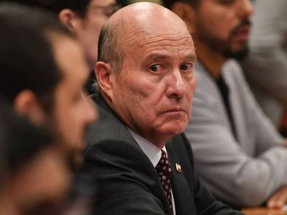 diputadonaranjo's tweet photo. El ministro Quiroz está al borde del abismo. El CFA aportó las pruebas para arrastrarlo a una Acusación Constitucional, calcada a la de Grau. Ya no hay margen para defensas; su gestión quedó totalmente bajo sospecha. https://t.co/pWLxYhUl7A