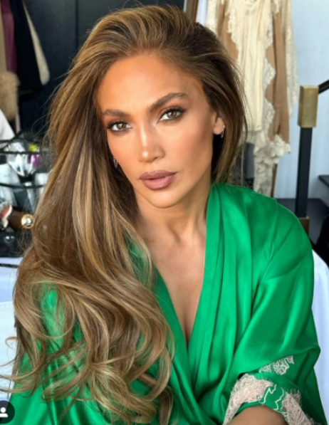 debrajlo's tweet photo. Just JLo and nighty night everybody. Sweet dreams. ❤️ https://t.co/XWllsUQvcC